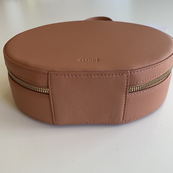 CAFUNÉ Caramel Leather Egg Bag - Picture 11 of 16